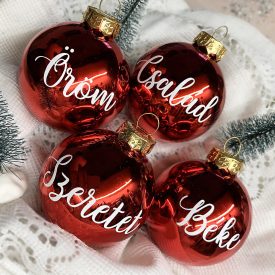 Karácsonyi gömb szett 4 darab egyedi felirattal